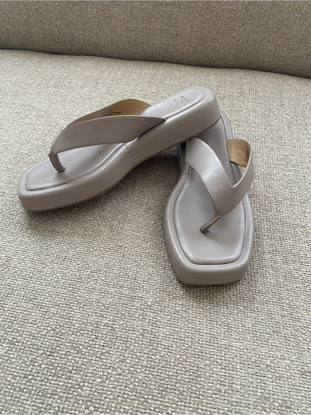 Women’s Platform Thong Sandals in Taupe
